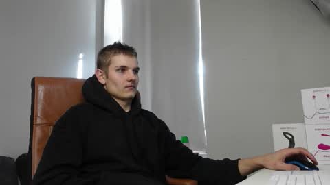    online show from 19, 9, 2025