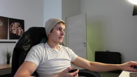    online show from 14, 10, 2025