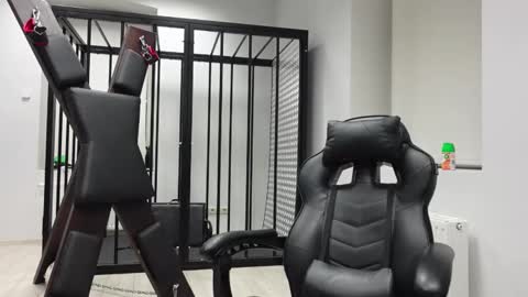    online show from 19, 10, 2025