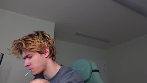    online show from 1, 12, 2025