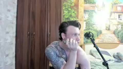 Snapshot of eric_the_vikking chatting on 31, 10, 2025 Eric online show from 31, 10, 2025