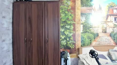 Snapshot of eric_the_vikking chatting on 12, 11, 2025 Eric online show from 12, 11, 2025