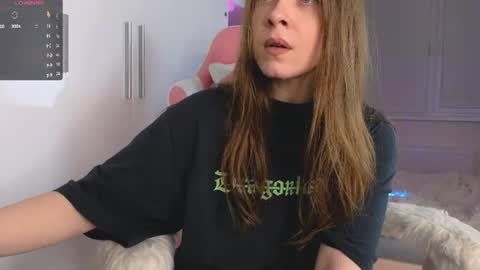 Snapshot of erica_jones chatting on 4, 7, 2026 Erica Jones online show from 4, 7, 2026