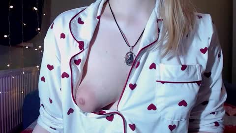 Snapshot of erica_mayer chatting on 23, 2, 2025 Erica online show from 23, 2, 2025