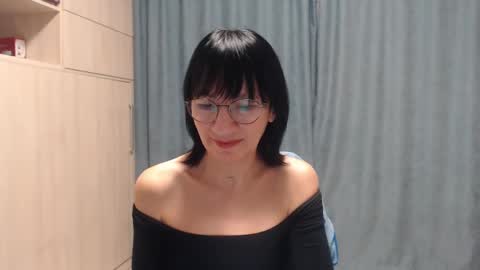 ericablack8 online show from 10, 1, 2025