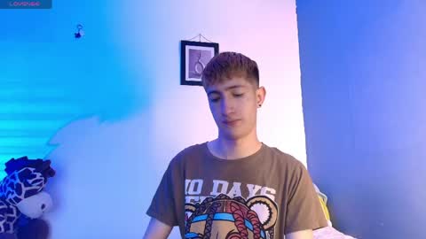 Snapshot of erik_golden_ chatting on 24, 5, 2026 I am Erik online show from 24, 5, 2026