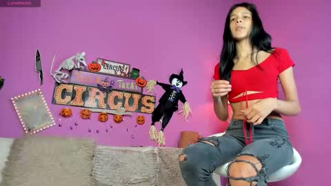 Snapshot of erika1717 chatting on 31, 10, 2025 erika1717 online show from 31, 10, 2025