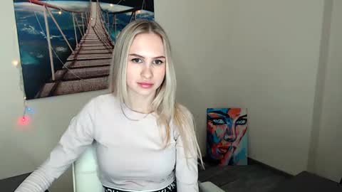 Erika online show from 28, 2, 2025