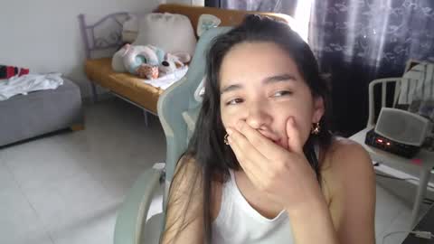 Snapshot of erina_1 chatting on 6, 6, 2026 erina_1 online show from 6, 6, 2026