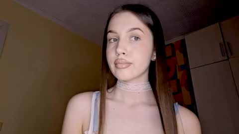 Snapshot of erinnnaji chatting on 17, 5, 2026 Katrin online show from 17, 5, 2026