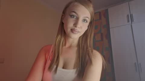 Snapshot of erinnnaji chatting on 6, 6, 2026 Katrin online show from 6, 6, 2026