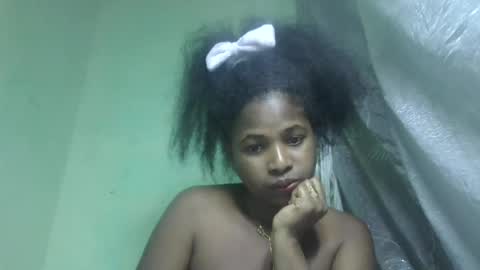 Snapshot of erisca19 chatting on 3, 7, 2026 Erisca19 online show from 3, 7, 2026