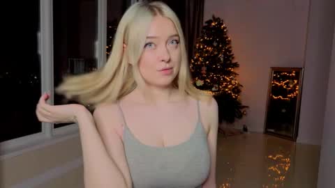 Snapshot of erlenbayer chatting on 3, 3, 2026 Chanel online show from 3, 3, 2026