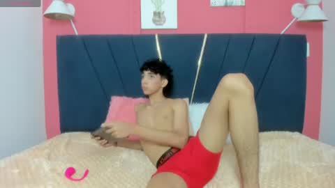 Snapshot of ero_boy40 chatting on 20, 6, 2026 ero_boy40 online show from 20, 6, 2026