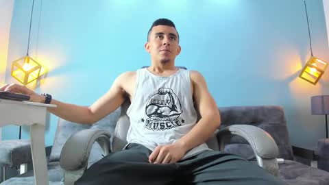 Snapshot of eross_santy chatting on 12, 9, 2025 Eross online show from 12, 9, 2025