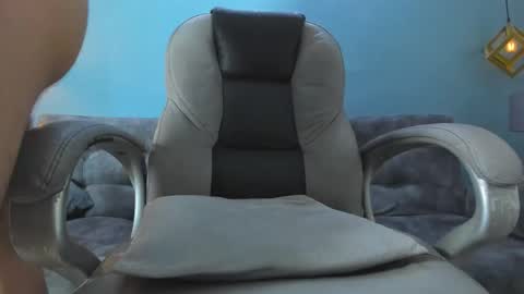 Snapshot of eross_santy chatting on 5, 12, 2025 Eross online show from 5, 12, 2025