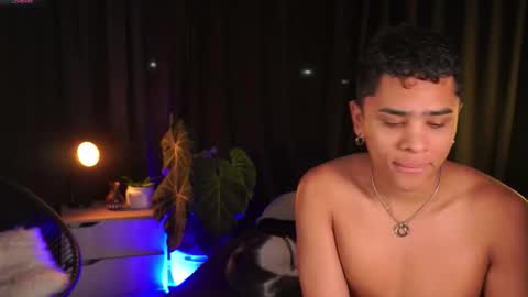 Snapshot of eroswild_ chatting on 22, 11, 2025 Eros Wild online show from 22, 11, 2025