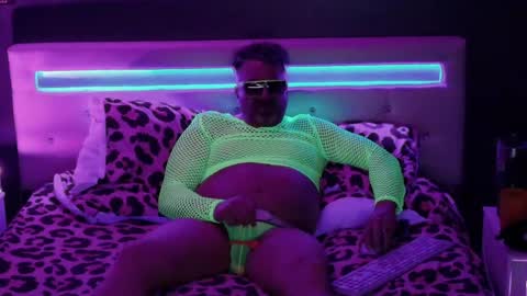 Snapshot of eroticdickmovement chatting on 10, 5, 2026 Cash Carry Fox online show from 10, 5, 2026