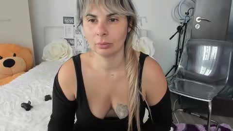 eroticsensualkitty4u online show from 16, 10, 2025