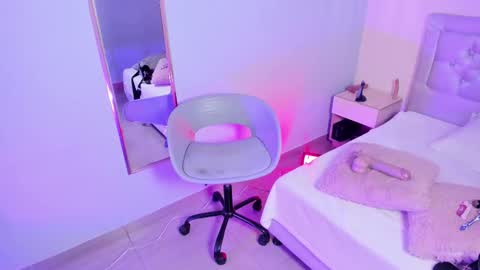 Escarlet online show from 21, 11, 2025