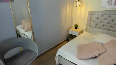 Snapshot of escarleth__ chatting on 26, 6, 2026 Escarlet online show from 26, 6, 2026