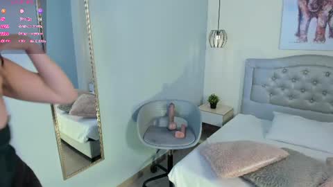Snapshot of escarleth__ chatting on 30, 6, 2026 Escarlet online show from 30, 6, 2026