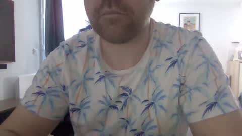 Snapshot of esclavepourfemme chatting on 28, 2, 2025 esclavepourfemme online show from 28, 2, 2025