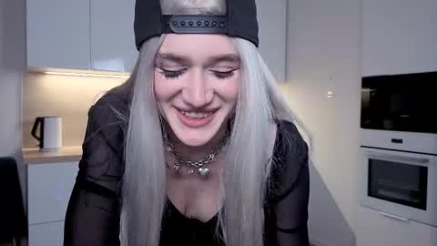 EshleGreen online show from 4, 12, 2025