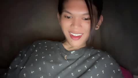 Snapshot of esilchan chatting on 19, 5, 2026 Chelliane online show from 19, 5, 2026