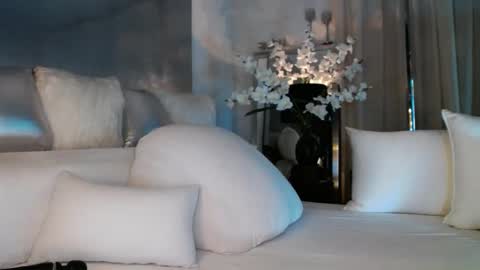 Snapshot of eskeira_ chatting on 15, 1, 2025 Esther online show from 15, 1, 2025
