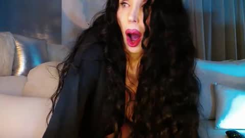 Snapshot of eskeira_ chatting on 5, 2, 2025 Esther online show from 5, 2, 2025