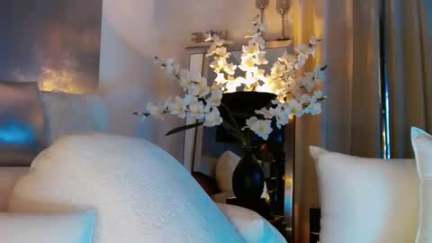 Snapshot of eskeira_ chatting on 11, 3, 2025 Esther online show from 11, 3, 2025