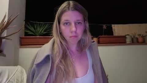 Snapshot of esma347866 chatting on 10, 4, 2026 esma347866 online show from 10, 4, 2026