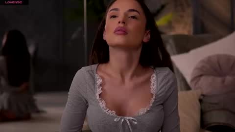 Snapshot of esmeainsley chatting on 12, 2, 2025 Raluca online show from 12, 2, 2025