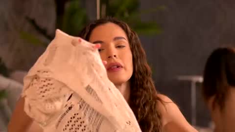 Raluca  online show from 5, 3, 2025