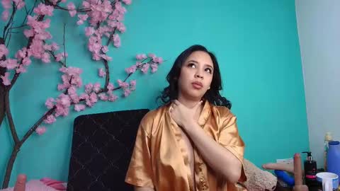 Esmeralda  online show from 18, 11, 2025