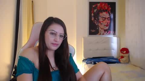 Esmeralda online show from 10, 12, 2024