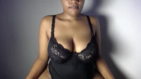 Esme online show from 10, 5, 2026