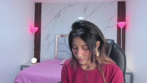 esperanzamora online show from 17, 4, 2026