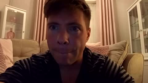 Snapshot of essexlad2022 chatting on 6, 4, 2026 essexlad2022 online show from 6, 4, 2026