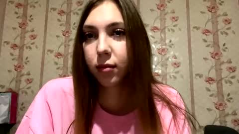 Snapshot of essiecutty chatting on 20, 11, 2025 Kate online show from 20, 11, 2025