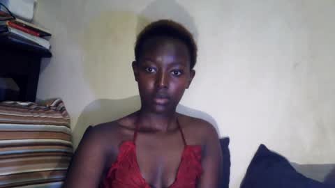 Snapshot of essypetite853960 chatting on 7, 8, 2026 essypetite853960 online show from 7, 8, 2026