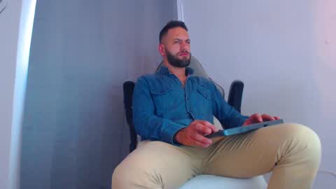 esteban online show from 30, 1, 2025