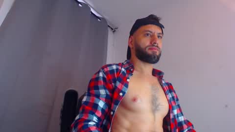 Snapshot of esteban7984068 chatting on 8, 2, 2025 esteban online show from 8, 2, 2025