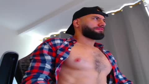 Snapshot of esteban7984068 chatting on 8, 11, 2025 esteban online show from 8, 11, 2025