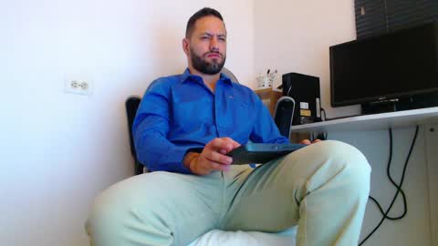 Snapshot of esteban7984068 chatting on 4, 5, 2026 esteban online show from 4, 5, 2026