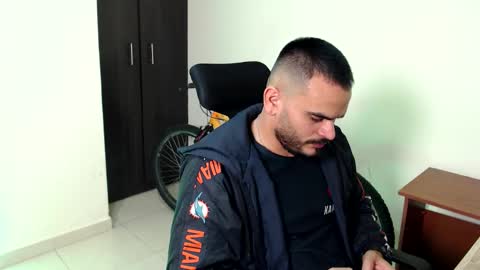 Esteban Fernandez online show from 15, 11, 2025