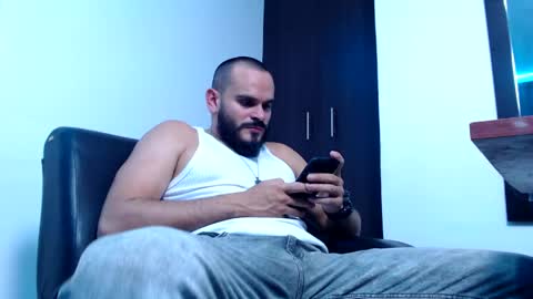 Snapshot of esteban_fer chatting on 28, 5, 2026 Esteban Fernandez online show from 28, 5, 2026
