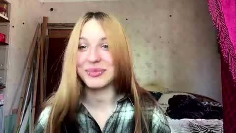 Snapshot of estelaroda chatting on 23, 6, 2026 Rina online show from 23, 6, 2026