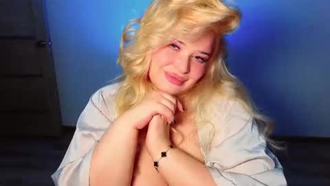 Snapshot of estelle_every chatting on 24, 7, 2026 Estelle online show from 24, 7, 2026